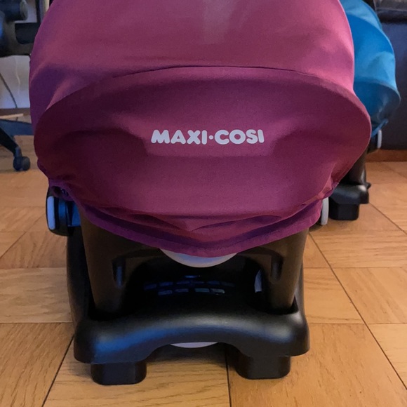 I’m Selling 2 Car seats for a boy and girl - Picture 5 of 8